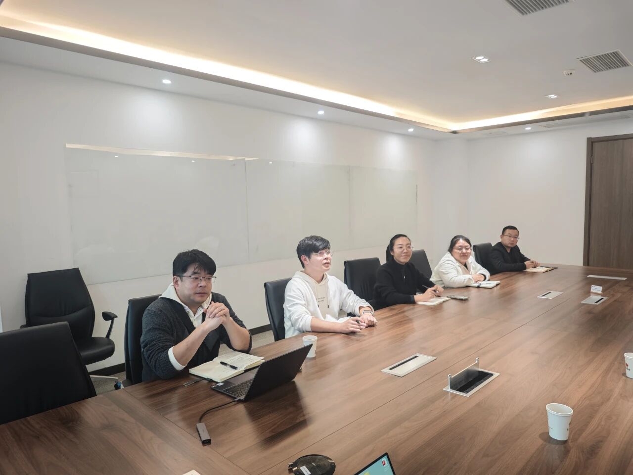 1763101832914791.jpeg 2.jpg