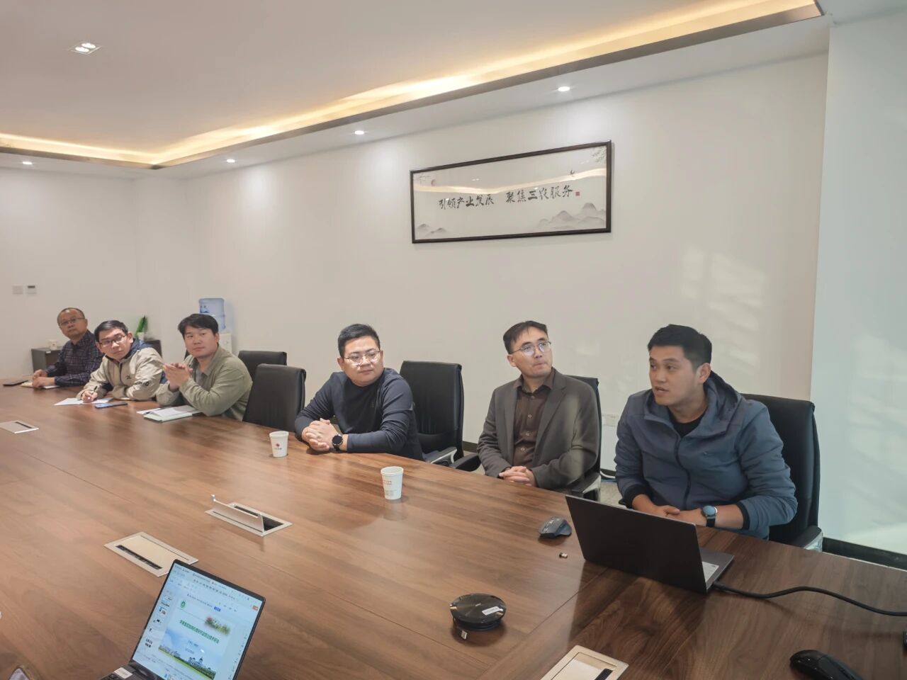 1763101873950296.jpeg 3.jpg